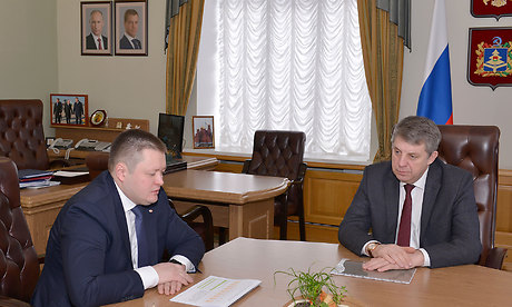 Губернатор Богомаз провел рабочую встречу с управлением АО «Мальцовский портландцемент»