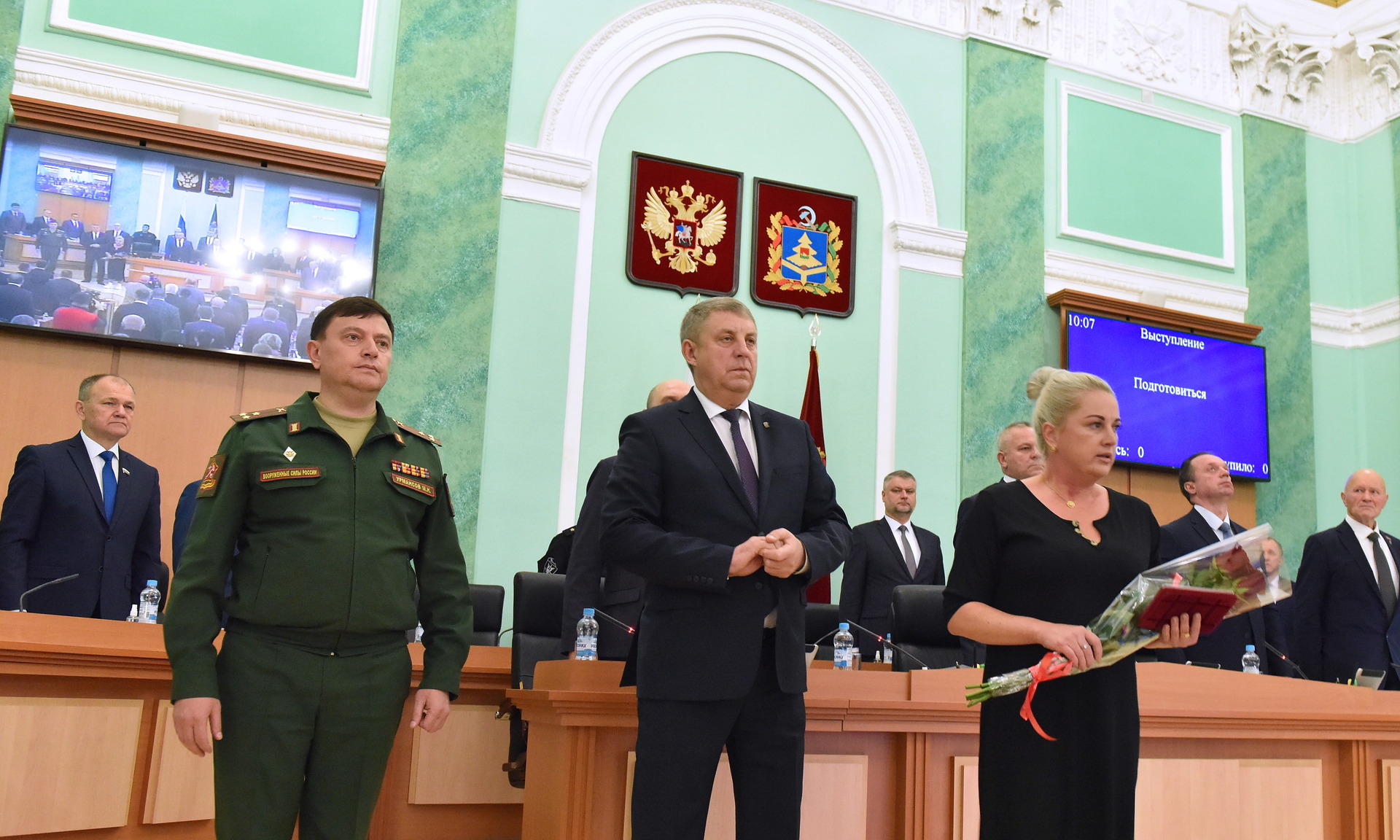 Александр Богомаз вручил государственные награды за героизм, проявленный в ходе проведения специальной военной операции по защите мирного населения Донбасса thumbnail