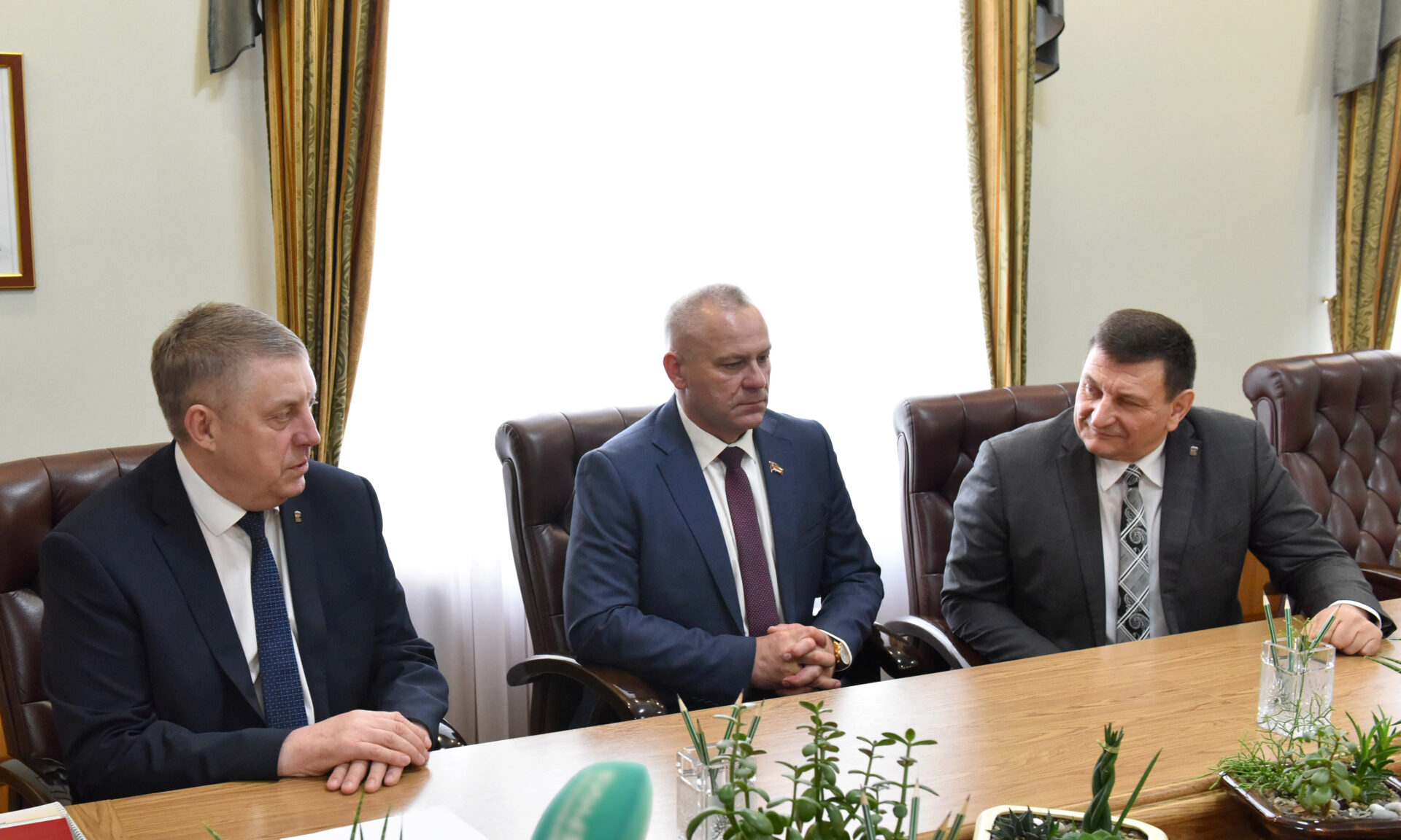 Встреча Александра Богомаза с председателем Смоленской областной Думы Игорем Ляховым предпросмотр